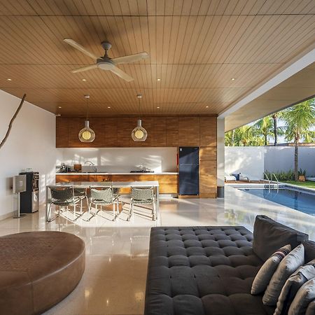 One Eleven Villa Seminyak Exteriör bild