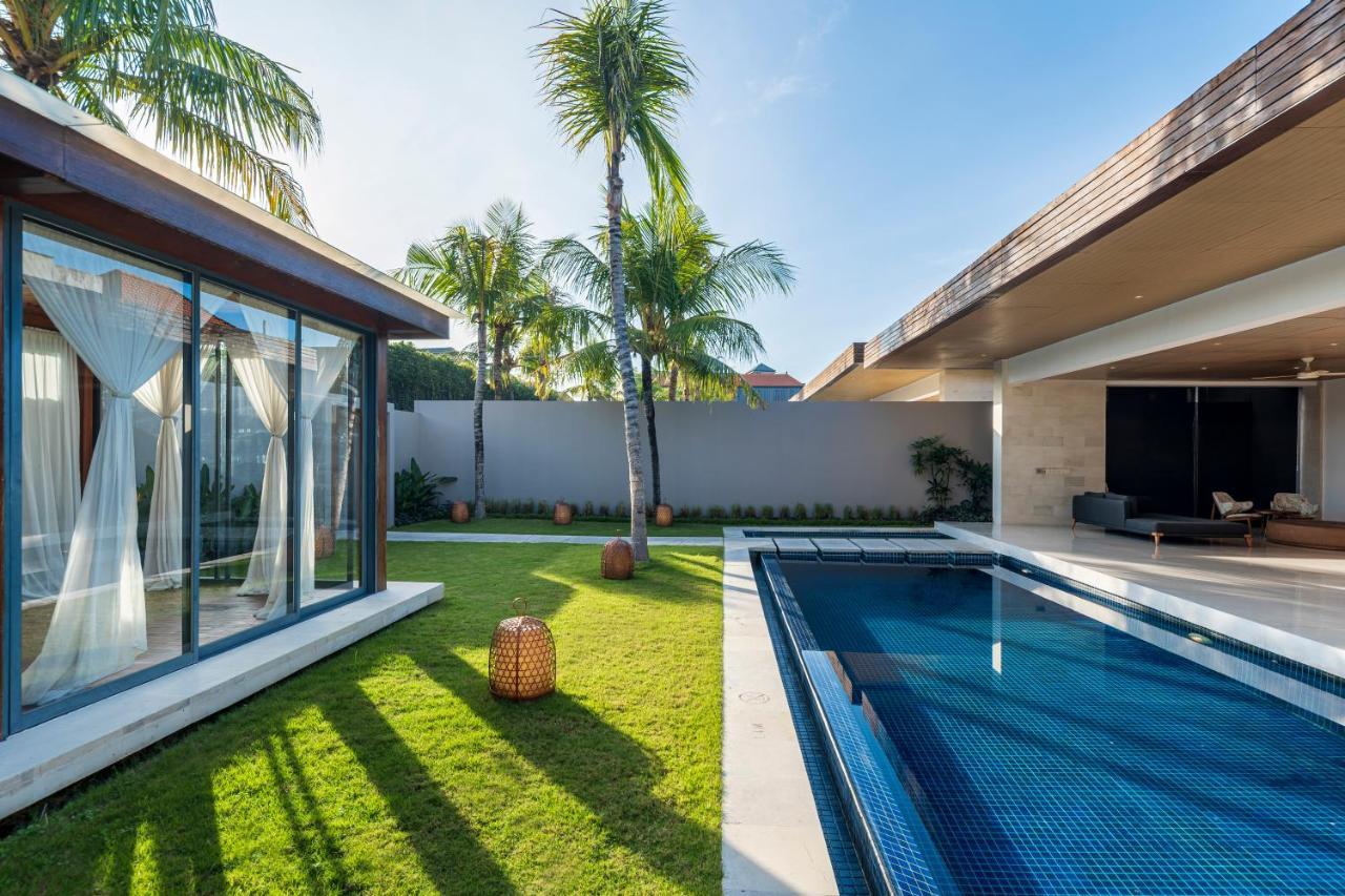 One Eleven Villa Seminyak Exteriör bild