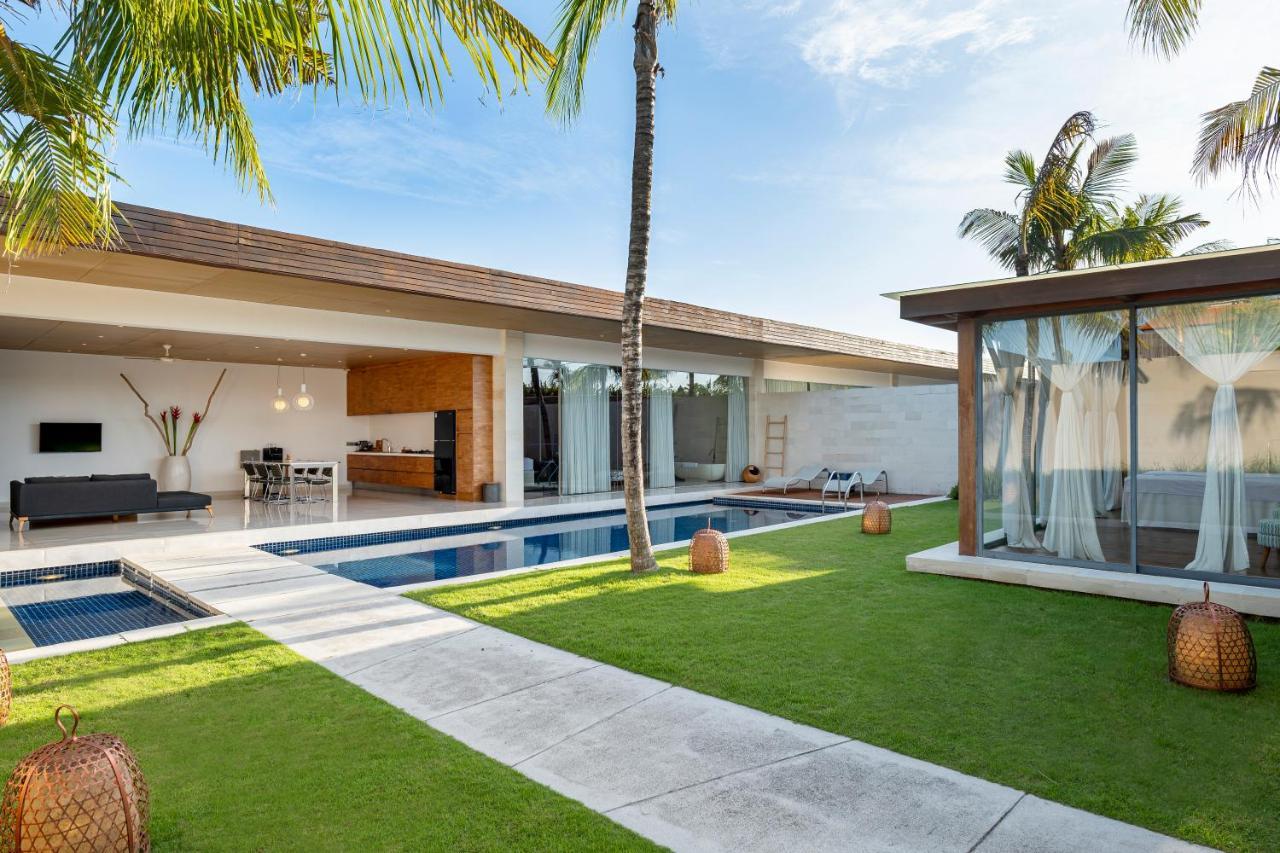One Eleven Villa Seminyak Exteriör bild