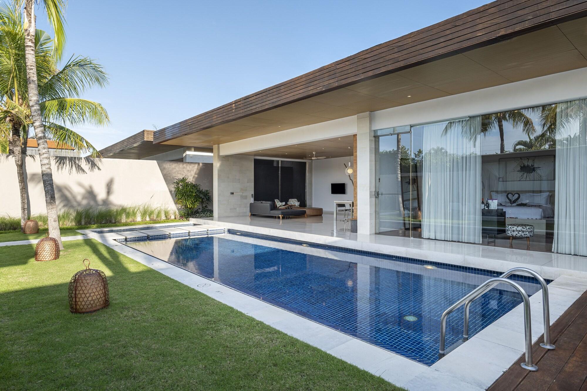 One Eleven Villa Seminyak Exteriör bild