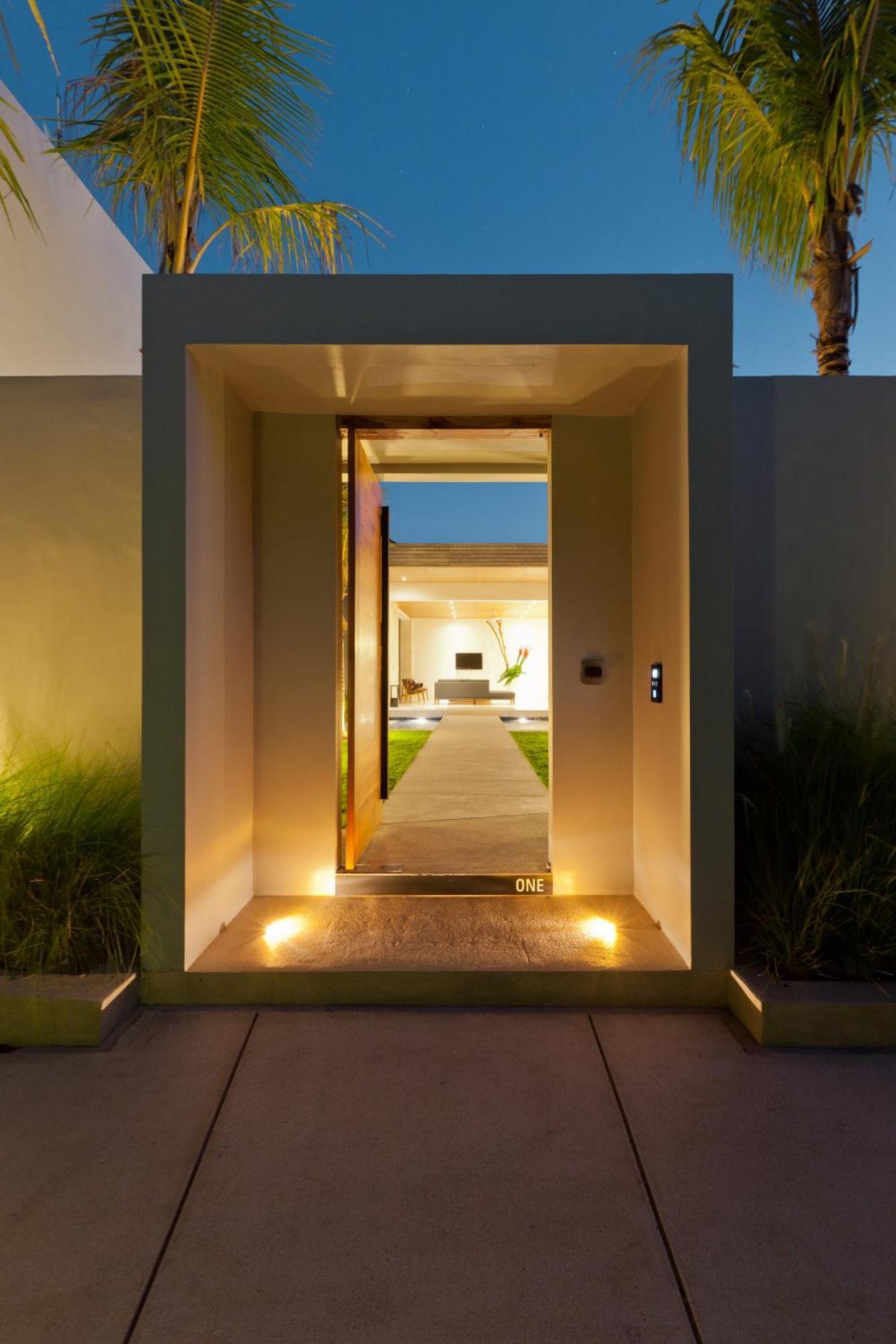 One Eleven Villa Seminyak Exteriör bild
