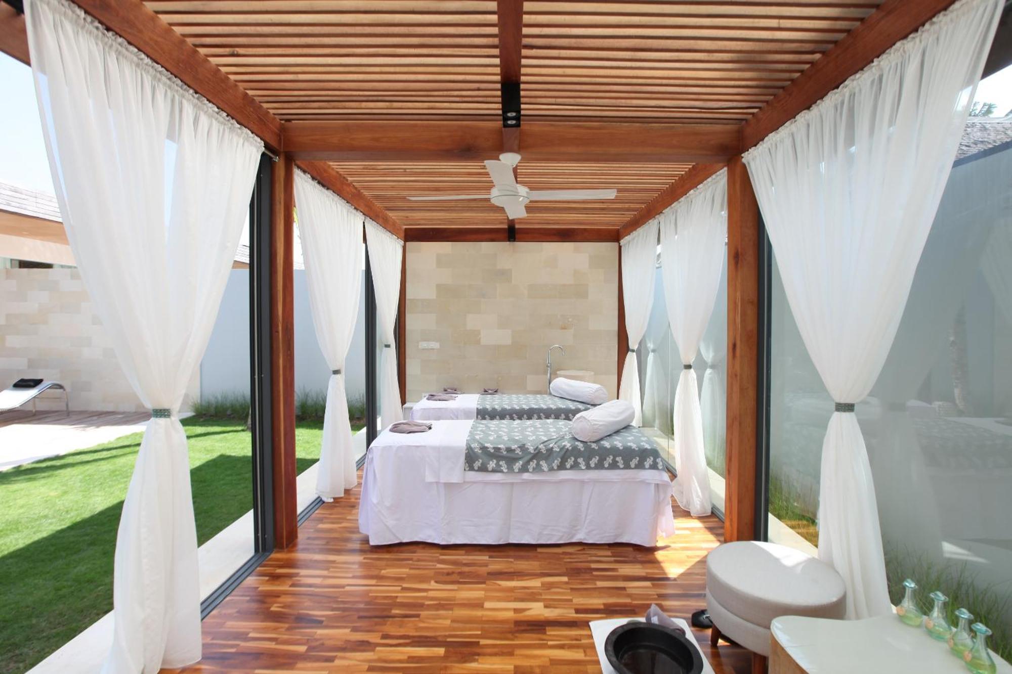 One Eleven Villa Seminyak Exteriör bild
